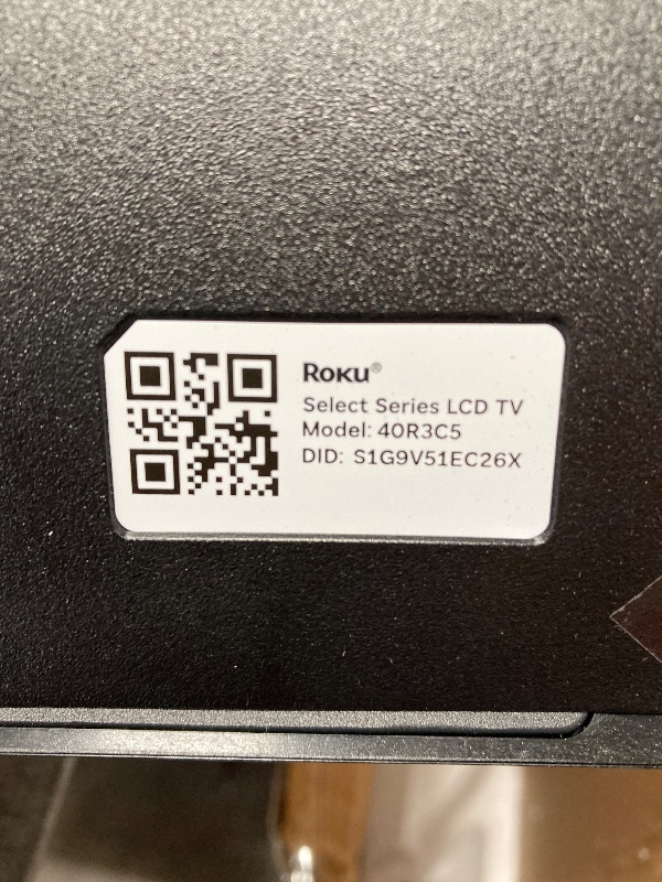 Photo 1 of **SMASHED SCREEN FINAL SALE**Roku Smart TV 2025 – 40-Inch Select Series, 1080p Full HD TV – RokuTV with Voice Remote – Flat Screen LED Television with Wi-Fi for Streaming Live Local News, Sports, Family Entertainment