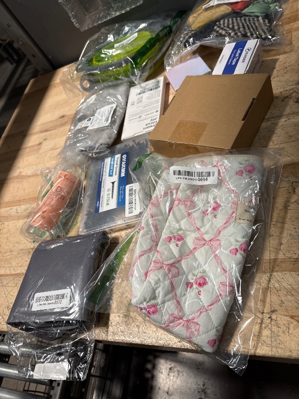 Photo 1 of **FINAL SALE BUNDLE OF MISCELLANEOUS ITEMS NON-REFUNDABLE**