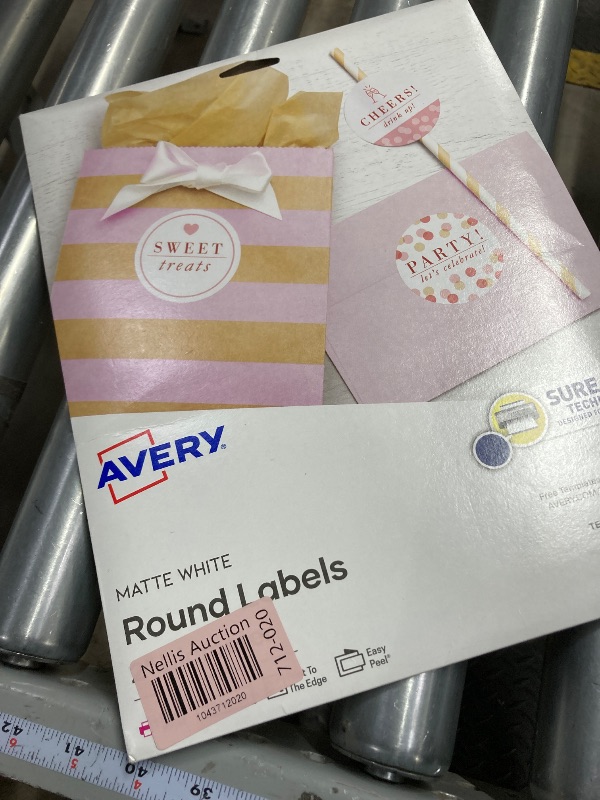Photo 1 of Avery 2 Inch Round Labels for Laser & Inkjet Printers, 300 Labels (22877) (1 pack)