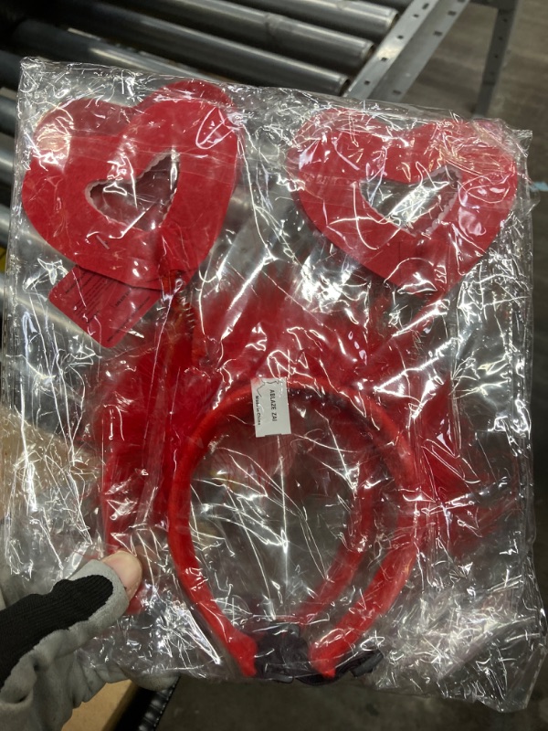 Photo 1 of Amosfun 2pcs Pet Headbands Sequins Heart Head Boppers Valentines Day Outfit Hair Accessories Holiday New Year Costume for Dogs Cats Pets