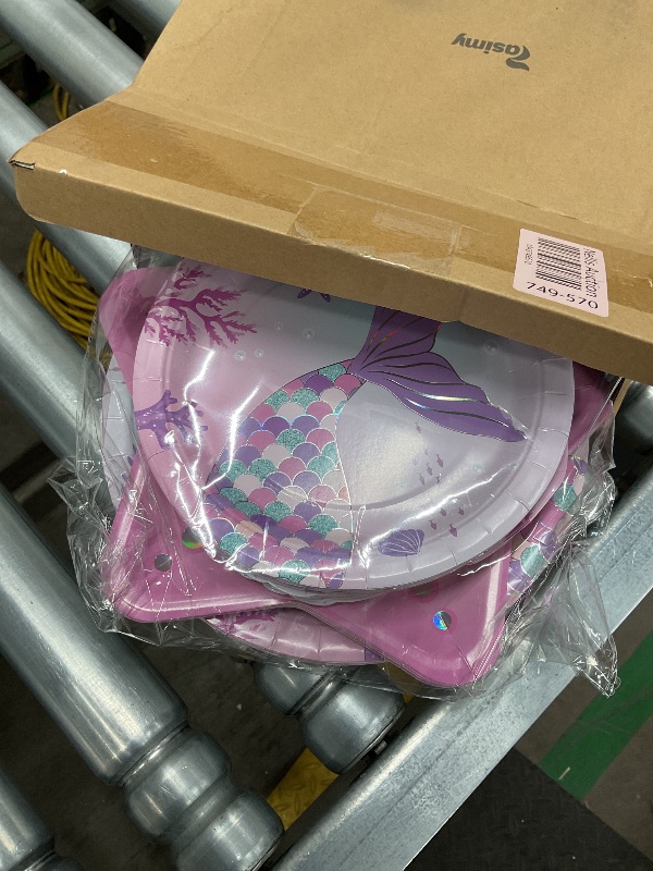 Photo 1 of 60PCS Plastic Plates Disposable - 30 PCS 10.25inch Dinner Plates and 30PCS 7.5inch Salad Plates 