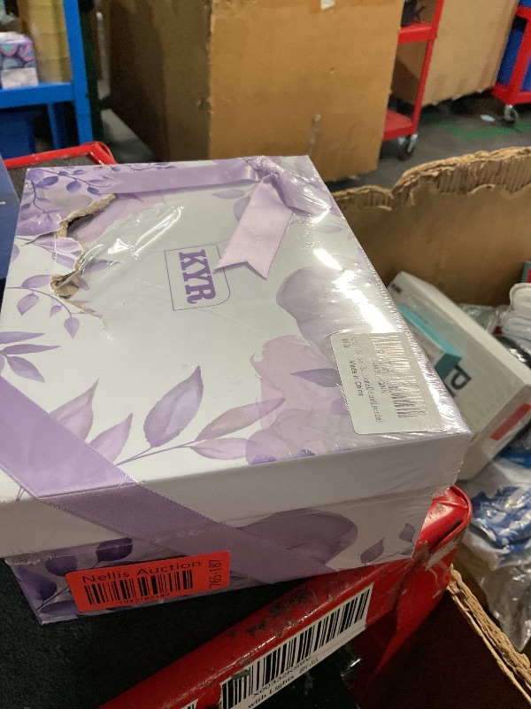 Photo 1 of * damage to top of box.* Gifts for Women - Scented Candles& Reed Diffusers for Home, Scent Fragrance Set for Bedroom Bathroom Home Décor(Lavender)