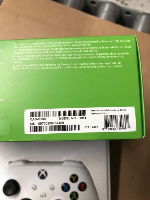 Photo 1 of Xbox Core Wireless Gaming Controller – Robot White– X|S, One, Windows PC, Android, and iOS