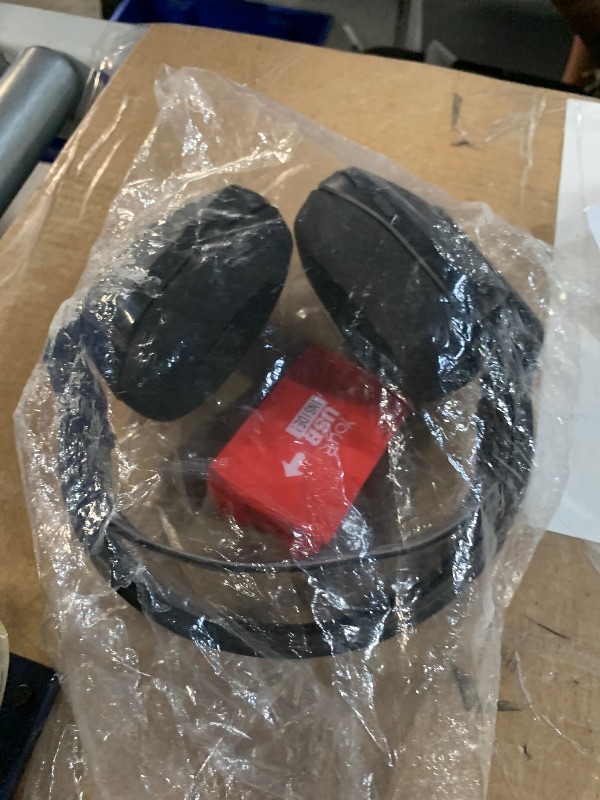 Photo 1 of Logitech G733 Lightspeed Wireless Gaming Headset with Suspension Headband, Lightsync RGB, Blue VO!CE mic technology and PRO-G audio drivers - Black.     (MISSING ITEM CHECK NOTES)