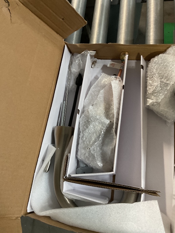 Photo 1 of ***(PARTS ONLY/ NON REFUNDABLE/ NO RETURNS OR REFUNDS)*****ONLY FAUCET HEAD**
DELTA 35849LF-SS Two Widespread Bathroom Faucet, Lever Handle, Stainless