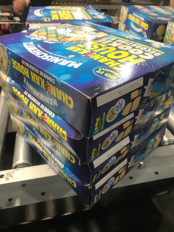 Photo 1 of ***(EXP: 4/01/25) NONREFUNDABLE*** Manischewitz Do-It-Yourself Chanukah House Vanilla Cookie Decorating Kit - Net Wt. 2lb. 15oz(1.33 kg)