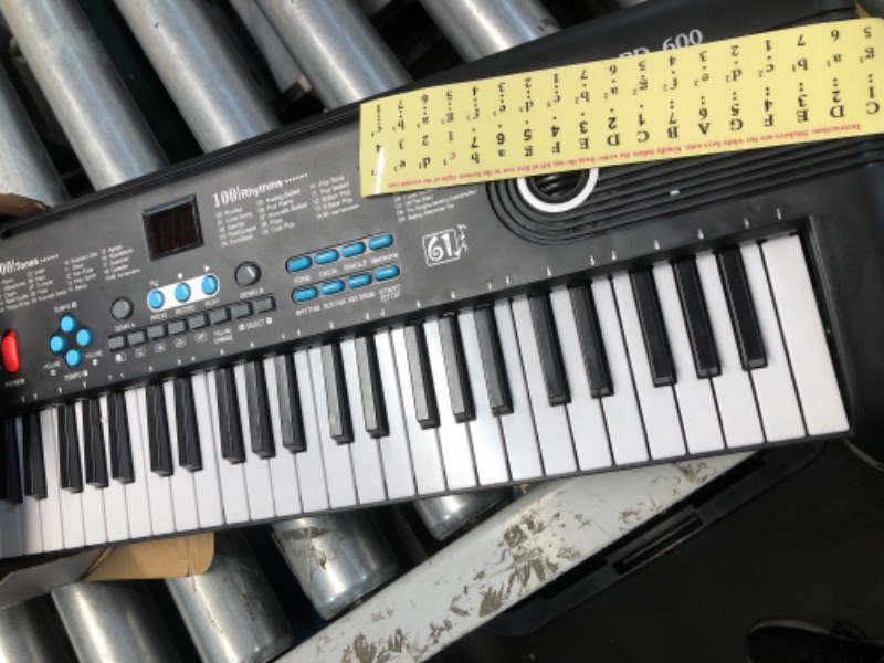 Photo 1 of ***FACTORY SEALED***61 key keyboard Piano,Portable Electronic Digital Piano,Built In Dual Speakers,External Microphone,Power Plug,Rich Teaching Content,Multi-Functional Electronic Piano Suitable For Beginners
