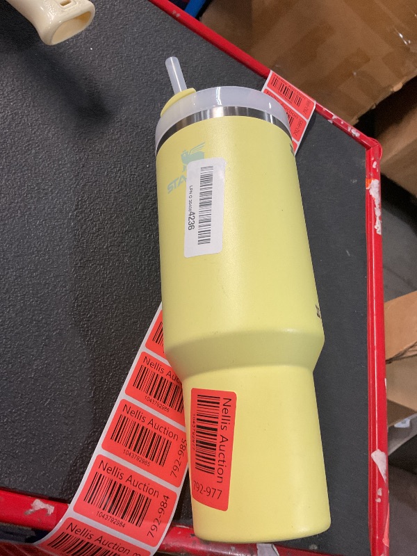 Photo 1 of ***(BROKEN HANDLE)***
Stanley Quencher H2.0 Tumbler with Handle and Straw 40 oz | Flowstate 3-Position Lid | Cup Holder Compatible for Travel | Insulated Stainless Steel Cup | BPA-Free | Pomelo