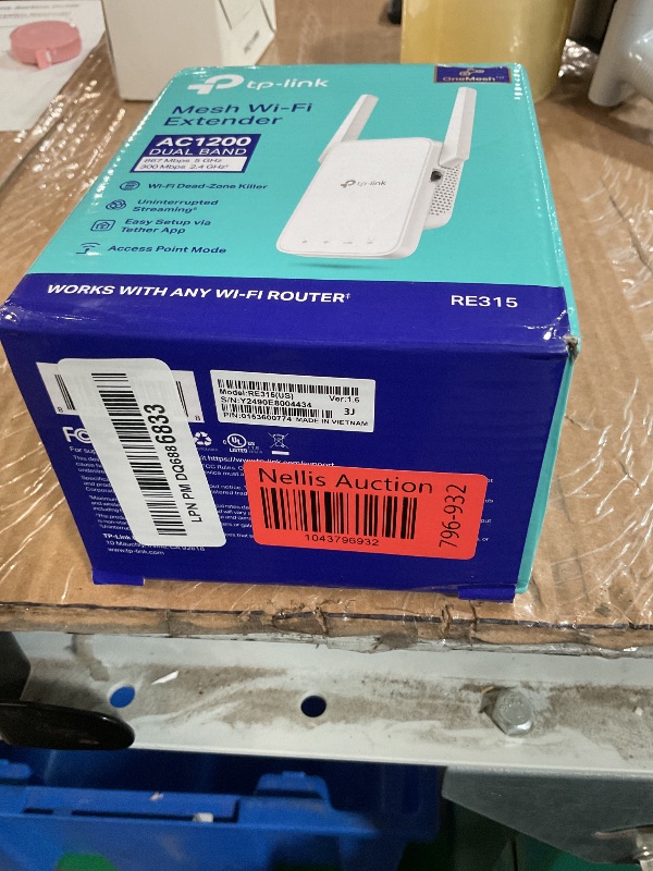 Photo 1 of ***PARTS ONLY*** ***NON REFUNDABLE*** TP-Link AC1200 WiFi Extender, 2024 Wirecutter Best WiFi Extender, 1.2Gbps home signal booster, Dual Band 5GHz/2.4GHz, Covers Up to 1500 Sq.ft and 30 Devices ,support Onemesh, One Ethernet Port (RE315)