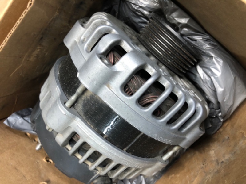 Photo 1 of ACDelco GM Genuine Parts 20881337 Alternator