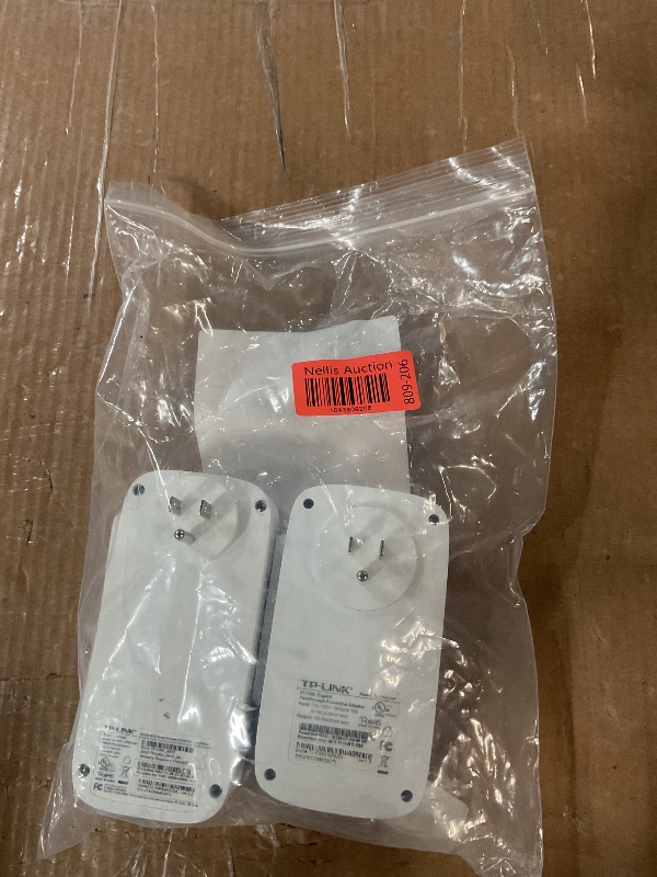 Photo 1 of ***(NO RETURNS OR REFUNDS/ FOR PARTS ONLY/ NON FUNCTIONAL)***
TP-Link Powerline WiFi Extender TL-WPA8631P KIT- Includes AV1300 Powerline Network Adapter and AC1200 Dual Band Extender, 2x2 MIMO, 3 Gigabit Ports, Passthrough, Plug & Play