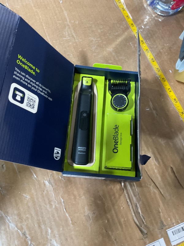 Photo 1 of ***(NO RETURNS OR REFUNDS/ FOR PARTS ONLY/ NON FUNCTIONAL)***
Philips Norelco OneBlade Pro 360 Face + Body, Electric Shaver, Beard Trimmer and Body Groomer, with 360 Blade Technology, 14-Length Precision Comb, Body Kit, Soft Pouch, Model QP6542/70