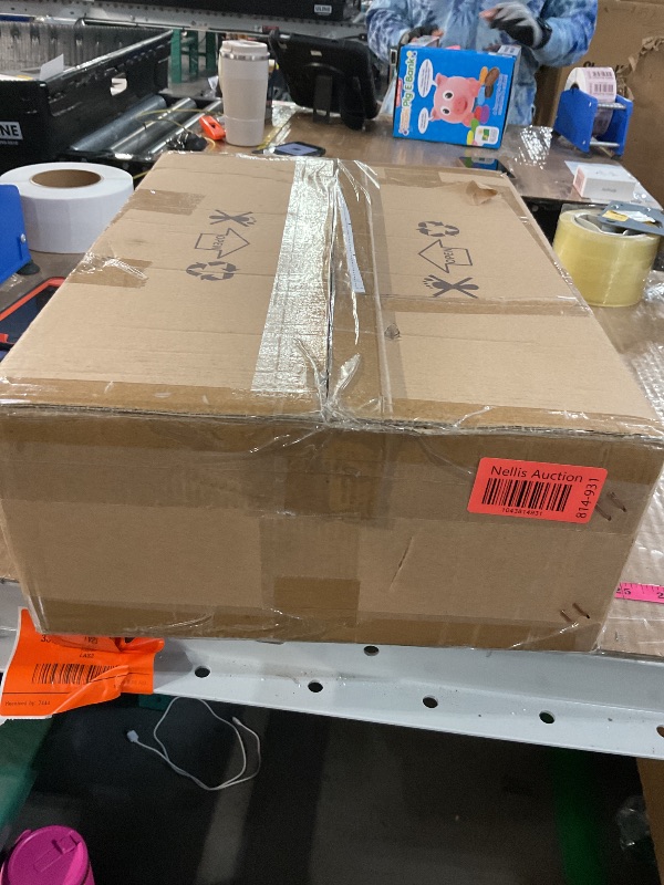 Photo 1 of *USED*Sunwish Solar Street Lights Outdoor 6500K Solar Parking Lot Lights Commercial Dusk to Dawn, Solar Lights Outdoor Motion Sensor Waterproof IP66 Street Lights Solar Powered for Playground Yard(2 Pack)