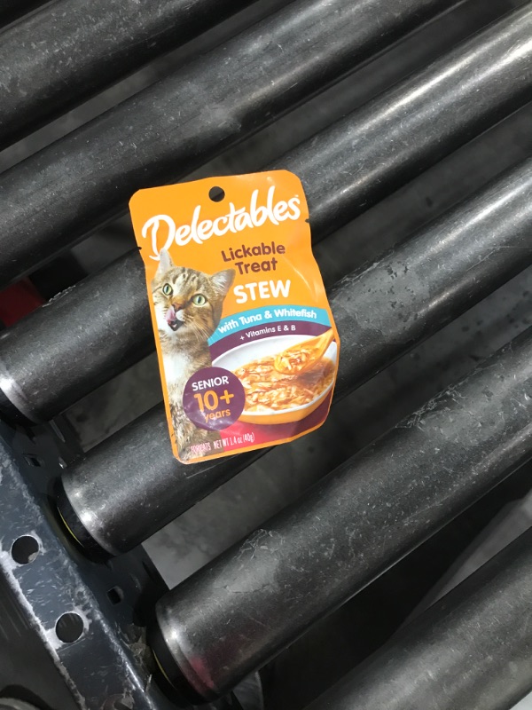 Photo 1 of Delectables Senior Stew Tuna & Whitefish Lickable Treats for Cats (4-Pouches) (NET WT 1.4 OZ Each)