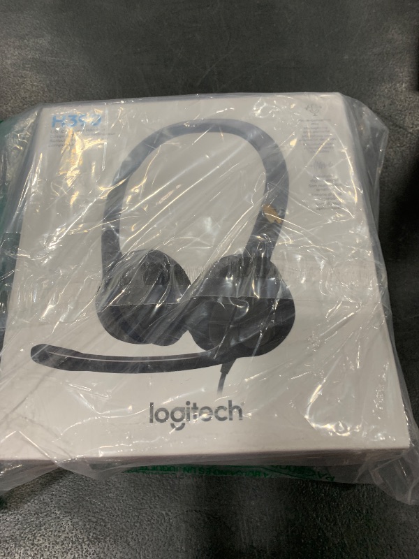 Photo 1 of Logitech H390 Wired Headset for PC/Laptop, Stereo Headphones with Noise Cancelling Microphone, USB-A, in-Line Controls for Video Meetings, Music, Gaming and Beyond - Black
