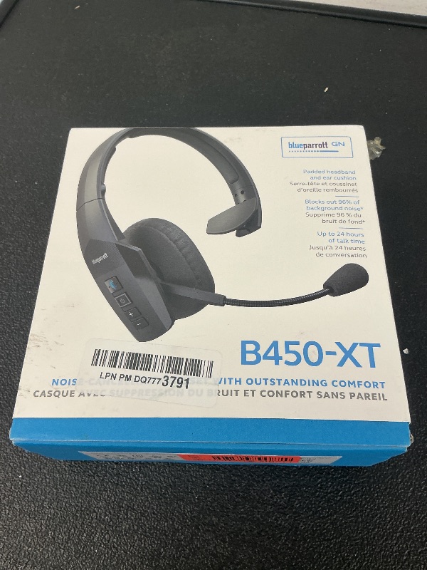 Photo 1 of Turtle Beach Stealth 600 Wireless Multiplatform Amplified Gaming Headset for PS5, PS4, PC, & Mobile – Bluetooth, 80-Hr Battery, Noise-Cancelling Flip-to-Mute Mic, 50mm Speakers – White