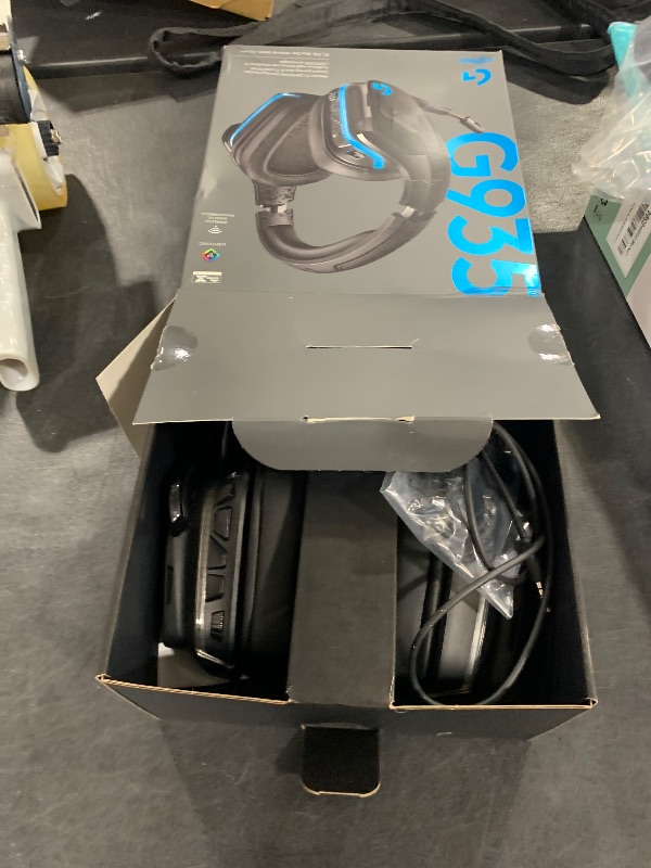 Photo 1 of Logitech G935 Wireless DTS:X 7.1 Surround Sound LIGHTSYNC RGB PC Gaming Headset - Black/Blue