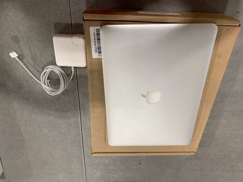 Photo 1 of Apple MacBook Air MJVE2LL/A 13-inch Laptop (1.6GHz Core i5,8GB RAM,128GB SSD) (Renewed)