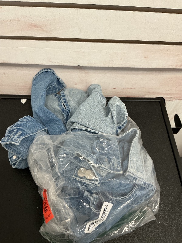 Photo 1 of women's denim shirt size XS