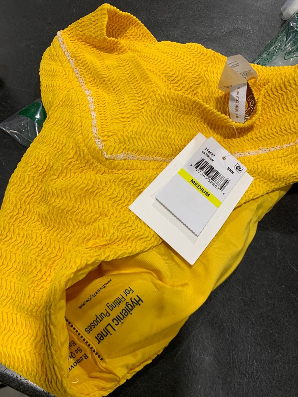Photo 1 of 807263528834
becca swim size l 