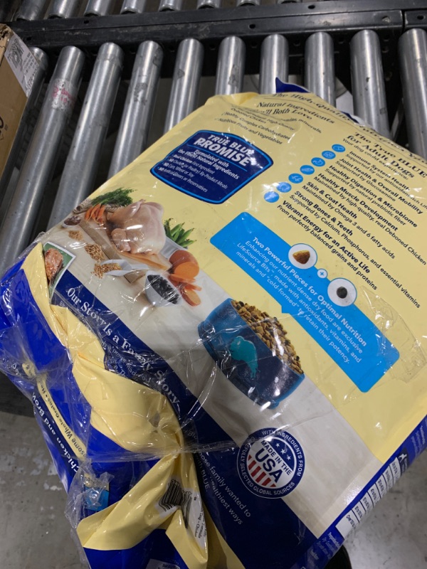 Photo 1 of Blue Buffalo Life Protection Formula Adult Dry Dog Food, Helps Build and Maintain Strong Muscles, Made with Natural Ingredients, Chicken & Brown Rice Recipe, 34-lb. Bag
