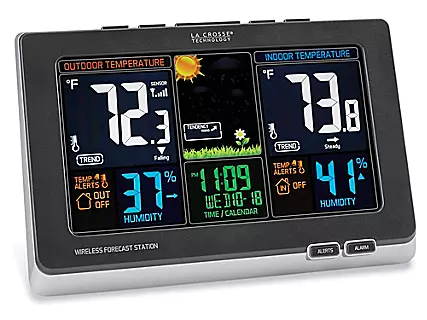 Photo 1 of LED Alarm Clock
