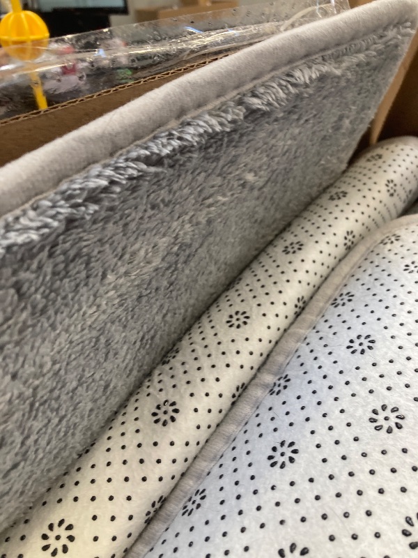 Photo 1 of Medium size Area Rug (washable, grey) 