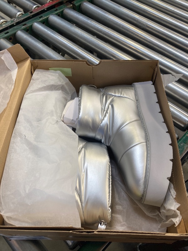 Photo 1 of ortland Boot Company Women S Metallic Puffer Cozy Booties Sizes 10