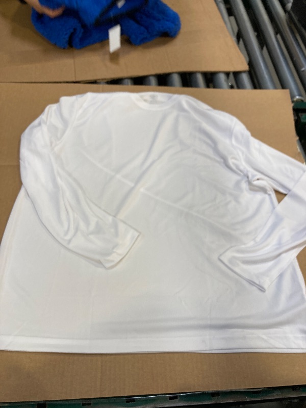 Photo 1 of Men's long Sleeve T-Shirt SIZE XL 