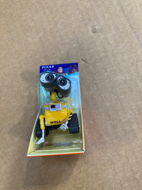 Photo 1 of Wall-e Mini Figure with Articulated Arms