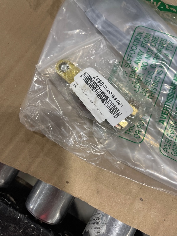 Photo 1 of Top Post Battery Disconnect Switch - Quick Disconnect Battery Cut Off Switch for Car Truck Marine RV and Electrical Equipment - 12V/125A - Red