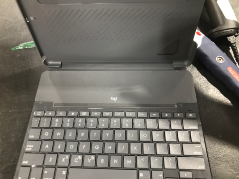 Photo 1 of Logitech SLIM FOLIO Keyboard/Cover Case (Folio) Apple Pencil, iPad (2018), iPad (2017) - Black