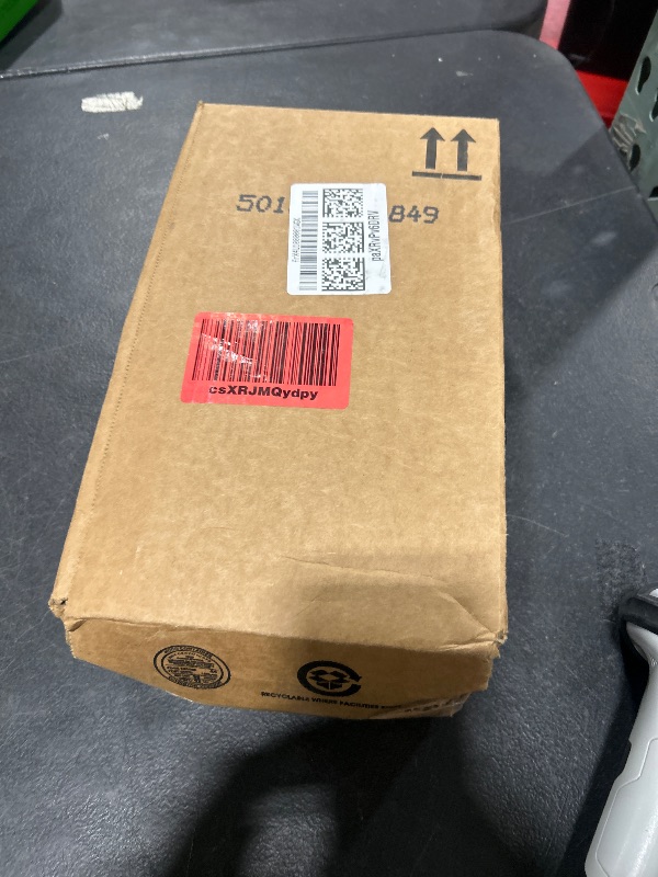 Photo 1 of Downy Wrinkle Releaser Spray, All In One Wrinkle Release Spray, Odor Eliminator, Static Remover, Fabric Refresher & Ironing Aid for Clothes, 33.8 Fl Oz (Pack of 2), Light Fresh Scent