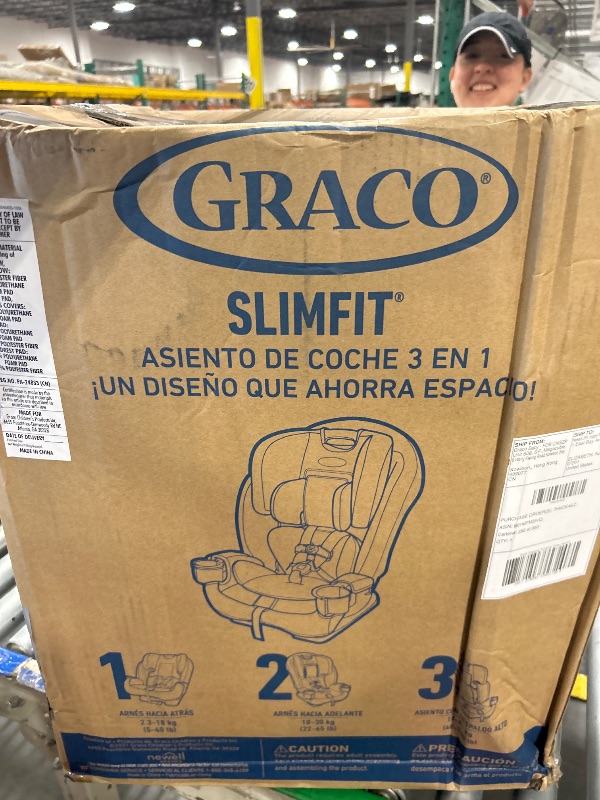 Photo 1 of ** similar image, color purple and black***Graco Extend2Fit Convertible Car Seat, Rear-Facing and Forward-Facing, Extended Rear-Facing Seat Option, Redmond, Ideal for Newborns, Infants, and Toddlers