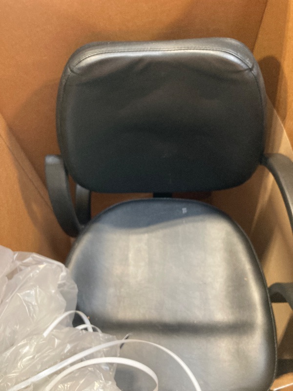 Photo 1 of **arm rest in photo maybe broken but fixable**
FlagBeauty Black Hydraulic Barber Styling Chair Hair Beauty Salon Equipment