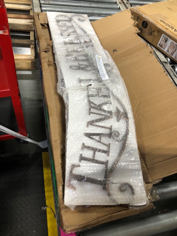 Photo 1 of **slight bend**
Lavish Home Metal Cutout-Thankful And Blessed Decorative Wall Sign-3D Word Art Home Accent Décor-Modern Rustic or Vintage Farmhouse Style