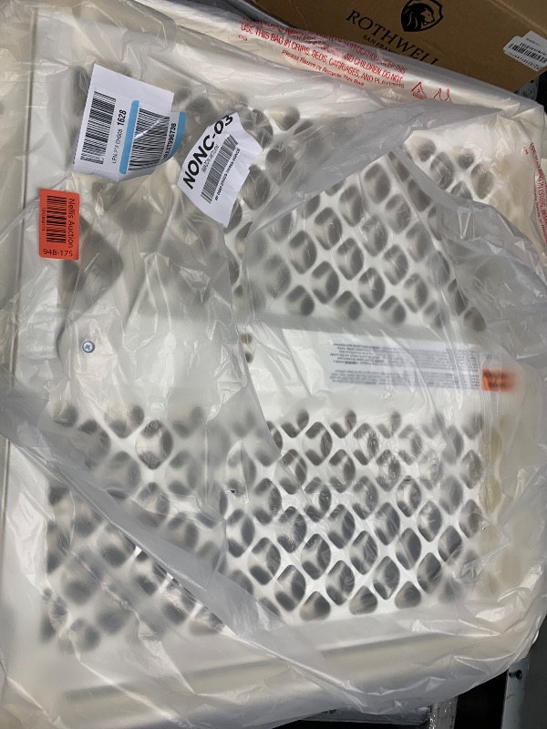 Photo 1 of (USED/FAIR) (BAGGED) Toddleroo by North States - Supergate Ergo Baby Gate: Plastic Baby Gate for Stairs & Doorways - Adjustable Indoor Safety Gate - Made in USA - 26 to 42 Inches Wide - 26 Inches Tall - Ivory