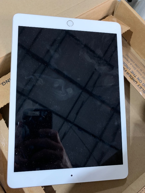 Photo 1 of ***(LOCKED/ MISSING CHARGER)***
2020 Apple iPad (10.2-inch, Wi-Fi, 32GB) - Silver (8th Generation)