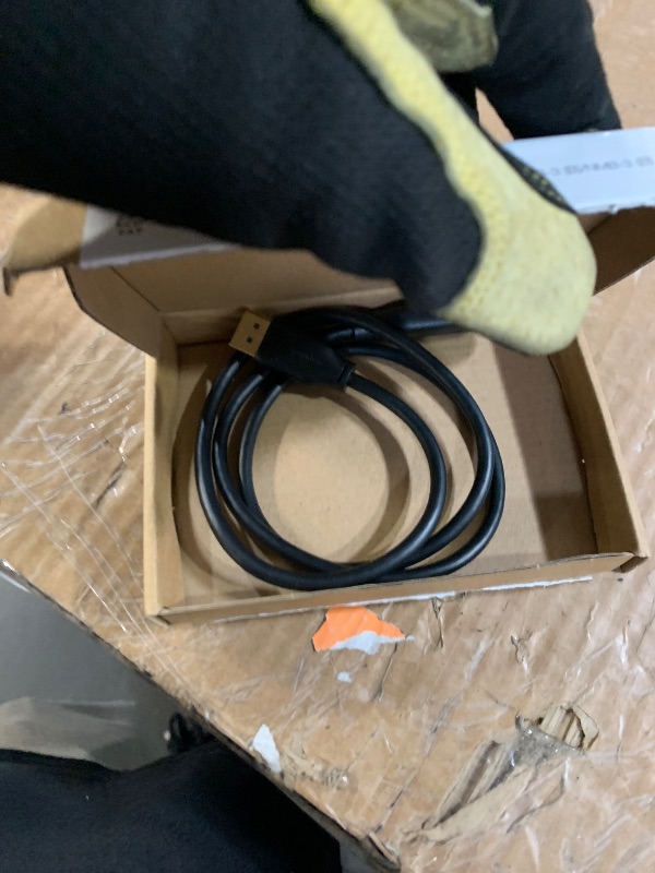 Photo 1 of Amazon Basics DisplayPort (Source) to HDMI (Display) Cable, Uni-Directional, 3 Foot, Black