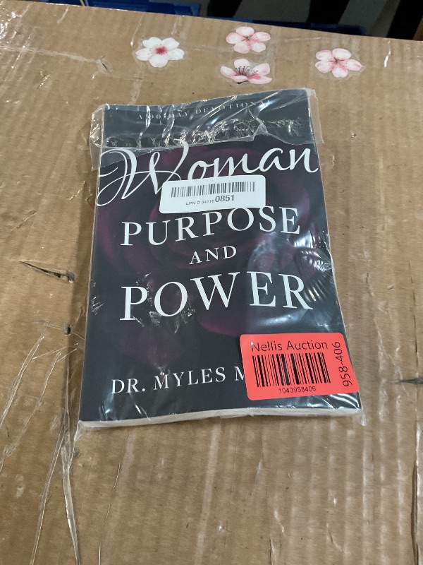 Photo 1 of A Woman of Purpose and Power: A 90-Day Devotional