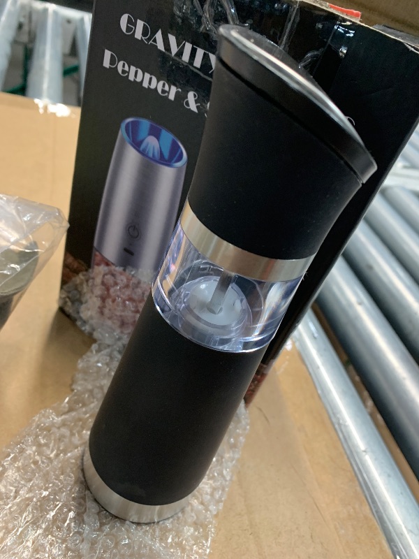 Photo 1 of (see all images) battery operated Pepper and Salt Grinder Set