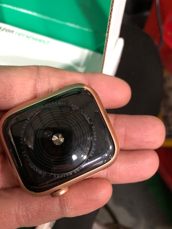 Photo 1 of ***************SEE NOTES BEFORE BID************
Apple Watch SE (GPS, 40mm) - Gold Aluminum Case with Pink Sand Sport Band (Renewed)