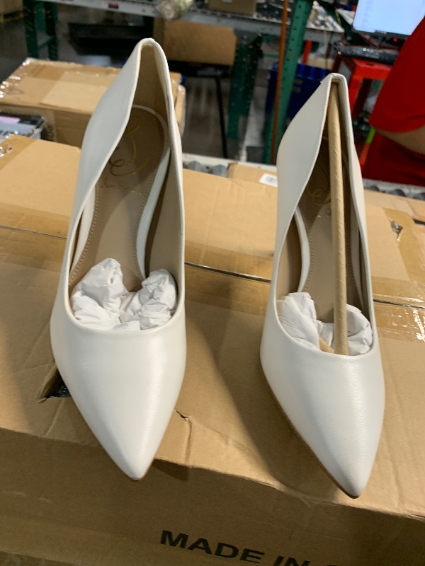 Photo 1 of ***(USED)***Sam Edelman Women's Hazel Pump, Putty Suede, 5.5