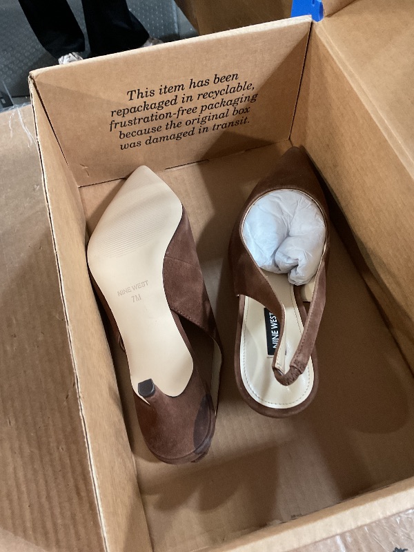 Photo 1 of (used)(minor damage) Nine West Women's Nataly Pump, Walnut 210, 7