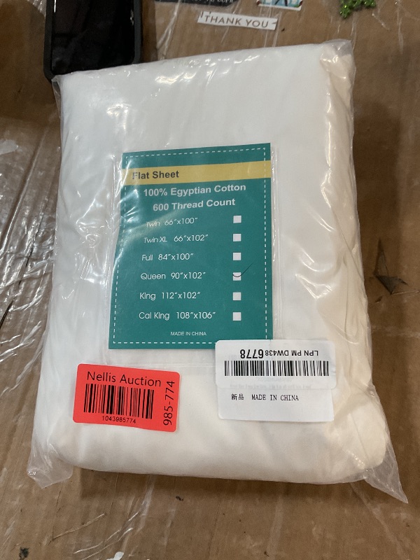 Photo 1 of 100% Egyptian Cotton Fitted Sheet Queen Size Only, 600 Thread Count, 8"-16" Deep Pocket Sateen Weave Bottom Sheet, Soft Breathable Comfy & Hotel Quality (Queen, White)