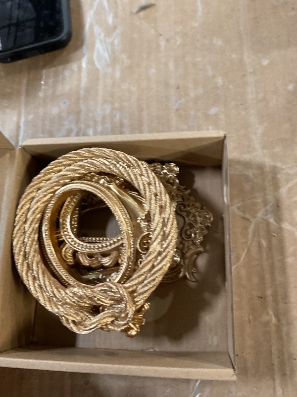 Photo 1 of 5 Pieces Vintage Resin Picture Frame Antique Vintage Photo Frame Mini Oval Rectangle Gothic Frames Hanging Photo Frame for Home Wall Jewelry Display Hotel Decor, Without Glass or Backing