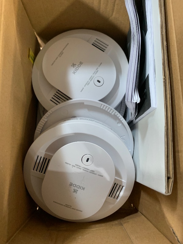 Photo 1 of ***two missing *** Kidde Hardwired Smoke Detector, 10-Year Battery Backup, Interconnectable, LED Warning Light Indicators, 4 Pack