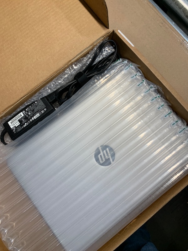Photo 1 of (see all images) HP Elitebook 840 G3 Laptop Intel i7-6600U 2.6GHz, 16GB RAM, 512GB SSD, Windows 10 Pro (Renewed)