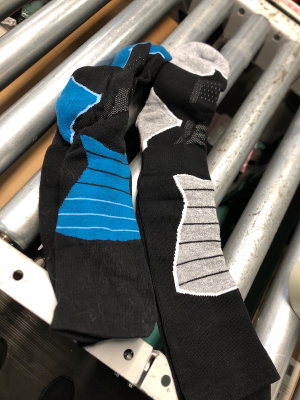 Photo 1 of ***STOCK PHOTO REFERENCE ONLY***CS CELERSPORT 2 Pack Ski Socks for Men and Women Skiing, Snowboarding, Cold Weather, Winter Performance Socks, Black+Light Grey, Large
