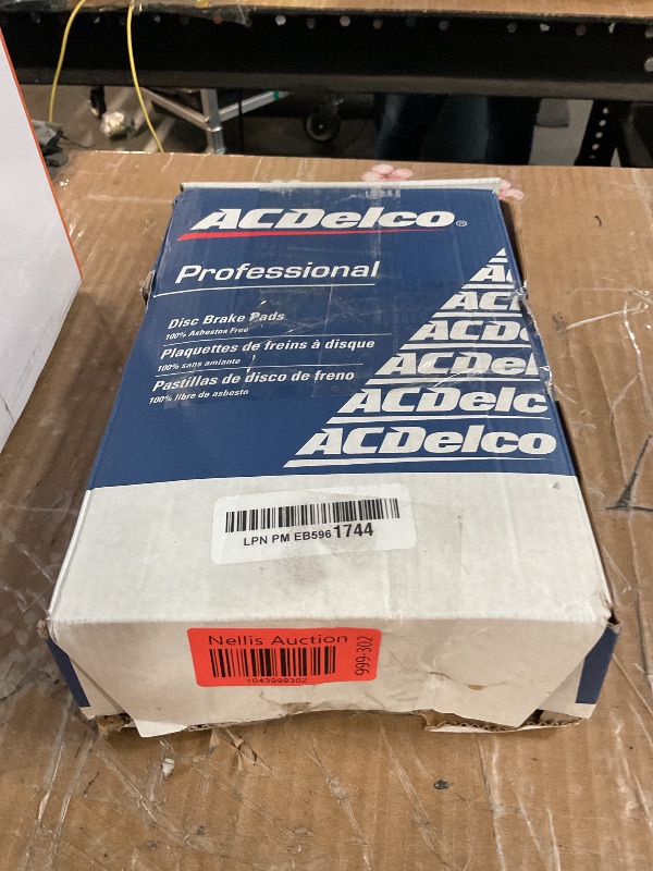 Photo 1 of ACDelco Gold 17D1367ACHF1 Ceramic Front Disc Brake Pad Kit
